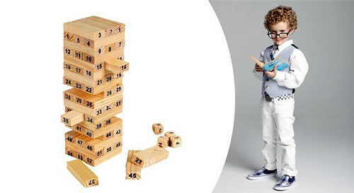 Drewniana gra chwiejąca się wieża jenga klocki